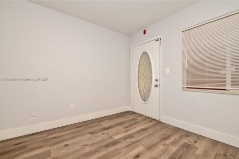 Condo in Miami, Florida, 2 bedrooms  № 1838679 - photo 21
