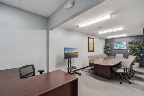 Immobilier commercial à louer à Orlando, Floride: 380.81 m2 № 2404936 - photo 10