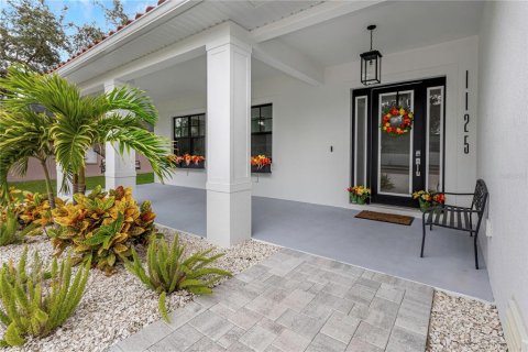 House in Tarpon Springs, Florida 4 bedrooms, 247.68 sq.m. № 1915668 - photo 5