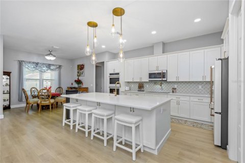 House in Tarpon Springs, Florida 4 bedrooms, 247.68 sq.m. № 1915668 - photo 13
