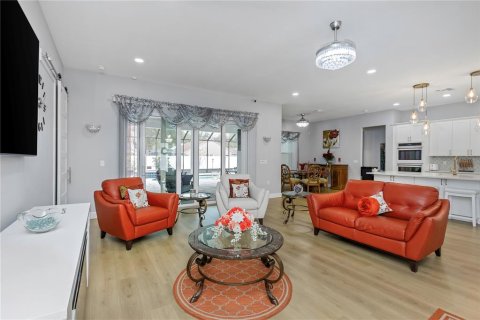 House in Tarpon Springs, Florida 4 bedrooms, 247.68 sq.m. № 1915668 - photo 27