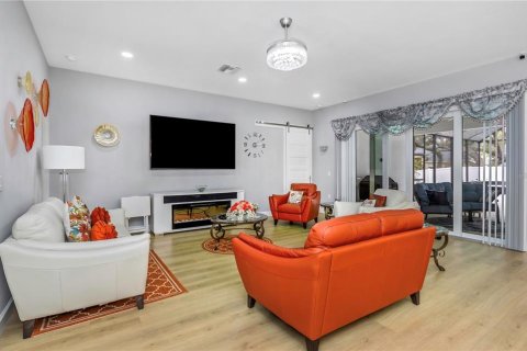 House in Tarpon Springs, Florida 4 bedrooms, 247.68 sq.m. № 1915668 - photo 28