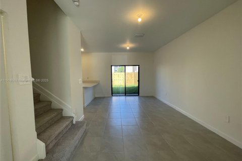 House in Miami, Florida 3 bedrooms № 1974909 - photo 3