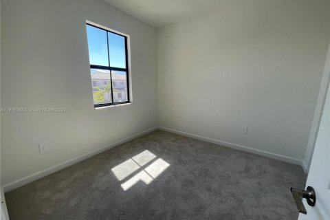 House in Miami, Florida 3 bedrooms № 1974909 - photo 7