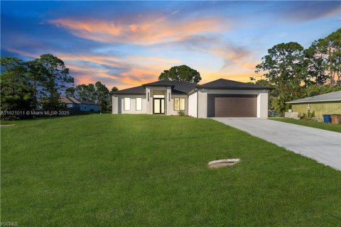 Villa ou maison à Lehigh Acres, Floride 3 chambres № 2018411