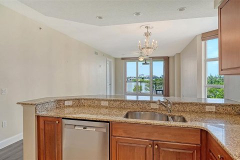 Condo in Palmetto, Florida, 3 bedrooms  № 1910744 - photo 25
