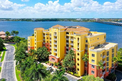 Condo in Palmetto, Florida, 3 bedrooms  № 1910744 - photo 2
