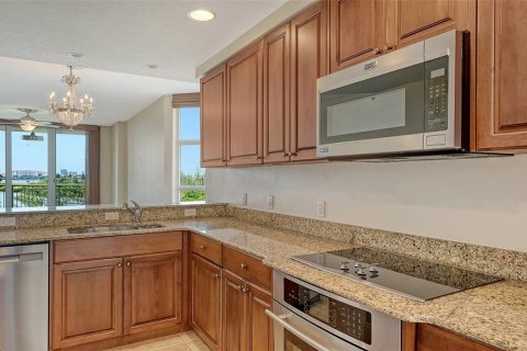 Condo in Palmetto, Florida, 3 bedrooms  № 1910744 - photo 29