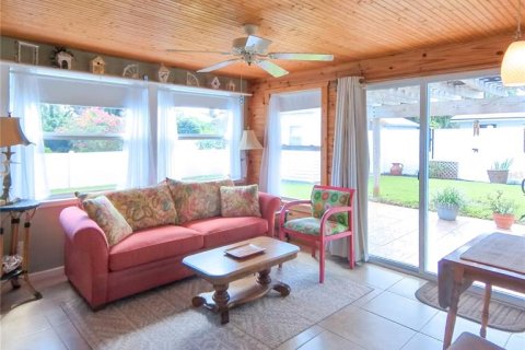 House in Edgewater, Florida 3 bedrooms, 136.19 sq.m. № 1899069 - photo 14