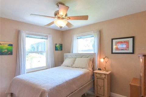 House in Edgewater, Florida 3 bedrooms, 136.19 sq.m. № 1899069 - photo 18