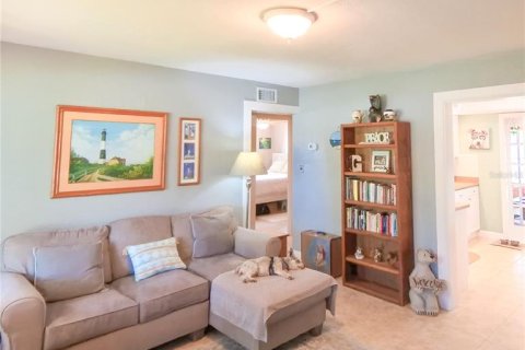 House in Edgewater, Florida 3 bedrooms, 136.19 sq.m. № 1899069 - photo 12