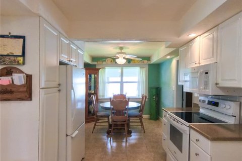 House in Edgewater, Florida 3 bedrooms, 136.19 sq.m. № 1899069 - photo 21