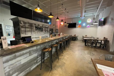 Propiedad comercial en alquiler en Eustis, Florida, 185.8 m2 № 1644190 - foto 4