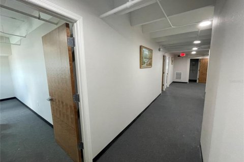 Propiedad comercial en alquiler en Eustis, Florida, 185.8 m2 № 1644190 - foto 16