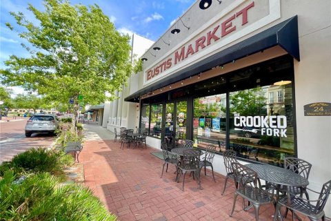Propiedad comercial en alquiler en Eustis, Florida, 185.8 m2 № 1644190 - foto 1