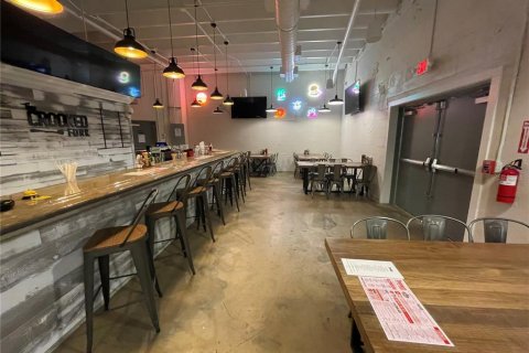 Propiedad comercial en alquiler en Eustis, Florida, 185.8 m2 № 1644190 - foto 5