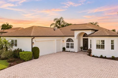 House in Lake Wales, Florida 3 bedrooms, 217.21 sq.m. № 2298176