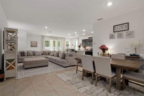 Casa en venta en Zephyrhills, Florida, 3 dormitorios, 173.17 m2 № 1901310 - foto 9