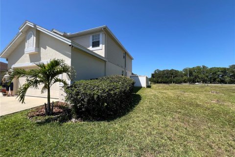 House in Winter Haven, Florida 3 bedrooms, 178.93 sq.m. № 1673701 - photo 2