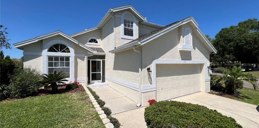House in Winter Haven, Florida 3 bedrooms, 178.93 sq.m. № 1673701