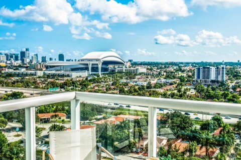 Condominio en venta en Miami, Florida, 1 dormitorio, 74.6 m2 № 1868050 - foto 8