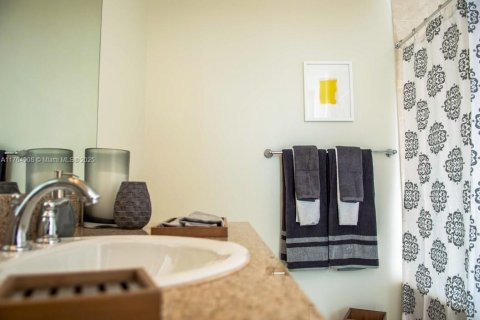 Condominio en venta en Miami, Florida, 1 dormitorio, 74.6 m2 № 1868050 - foto 6