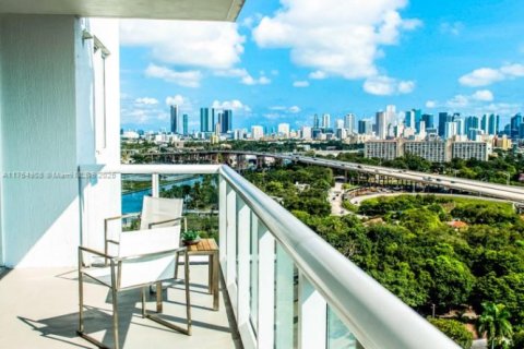 Condominio en venta en Miami, Florida, 1 dormitorio, 74.6 m2 № 1868050 - foto 10
