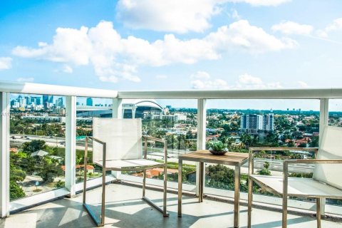 Condominio en venta en Miami, Florida, 1 dormitorio, 74.6 m2 № 1868050 - foto 11