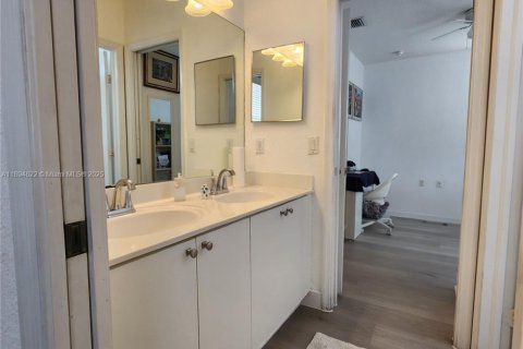 Touwnhouse à louer à Doral, Floride: 4 chambres, 211.54 m2 № 1947172 - photo 26