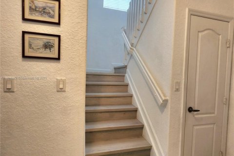 Touwnhouse à louer à Doral, Floride: 4 chambres, 211.54 m2 № 1947172 - photo 15