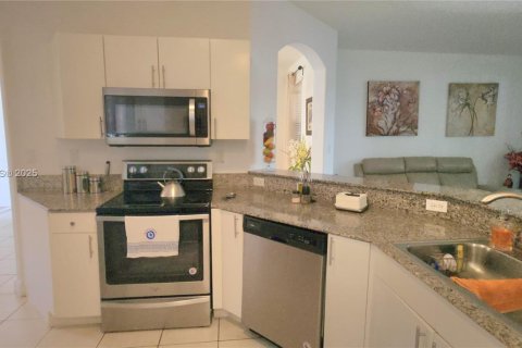 Touwnhouse à louer à Doral, Floride: 4 chambres, 211.54 m2 № 1947172 - photo 10