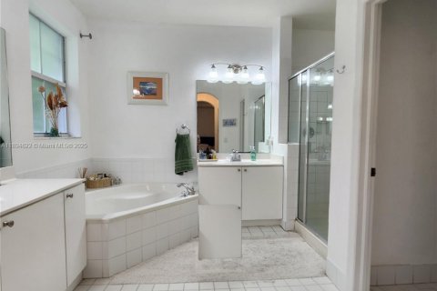 Touwnhouse à louer à Doral, Floride: 4 chambres, 211.54 m2 № 1947172 - photo 22