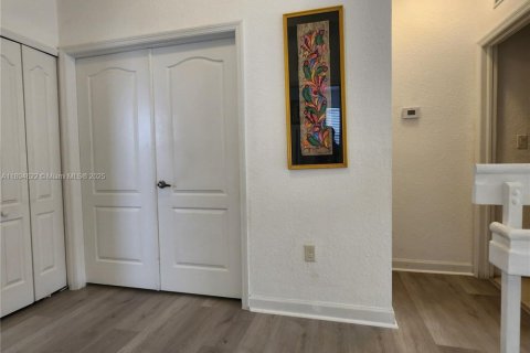 Touwnhouse à louer à Doral, Floride: 4 chambres, 211.54 m2 № 1947172 - photo 17