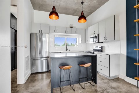 Купить таунхаус в Форт-Лодердейл, Флорида 3 спальни, 186.27м2, № 1952863 - фото 17