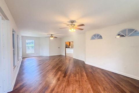 Casa en venta en Valrico, Florida, 5 dormitorios, 320.33 m2 № 2390927 - foto 6