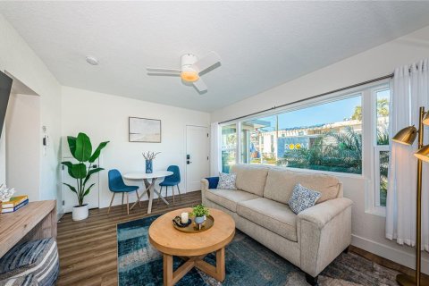 House in Saint Pete Beach, Florida 6 bedrooms, 272.95 sq.m. № 1778921 - photo 26