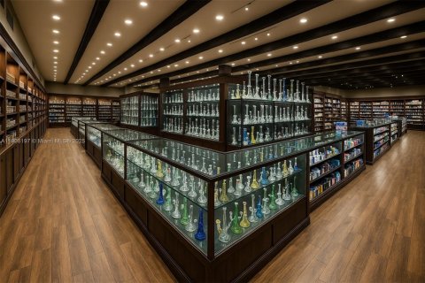 Immobilier commercial à vendre à Hialeah, Floride № 1965741 - photo 1