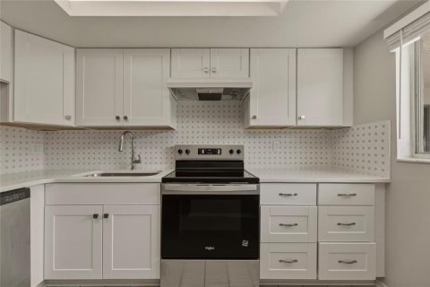 Condominio en venta en Melbourne, Florida, 1 dormitorio, 69.12 m2 № 2210018 - foto 9