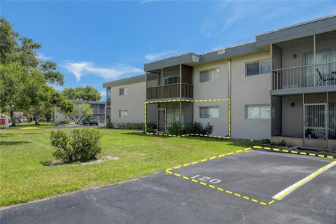 Condominio en venta en Melbourne, Florida, 1 dormitorio, 69.12 m2 № 2210018 - foto 2