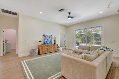 House in Bradenton, Florida 3 bedrooms, 177.54 sq.m. № 1800403 - photo 17