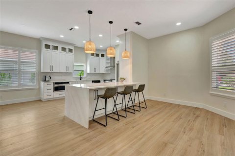 House in Bradenton, Florida 3 bedrooms, 177.54 sq.m. № 1800403 - photo 7