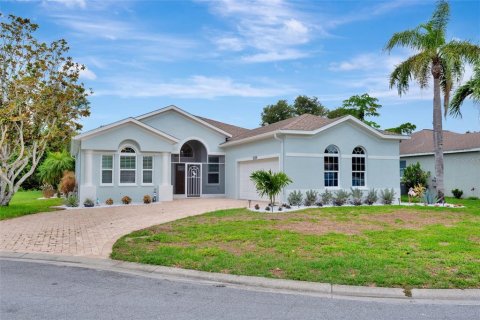 House in Bradenton, Florida 3 bedrooms, 177.54 sq.m. № 1800403 - photo 1