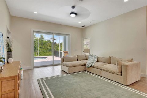House in Bradenton, Florida 3 bedrooms, 177.54 sq.m. № 1800403 - photo 18