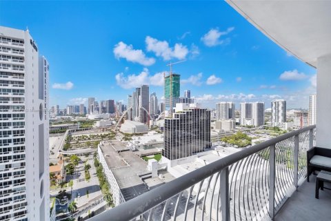 Condo in Miami, Florida, 1 bedroom  № 2022309 - photo 6