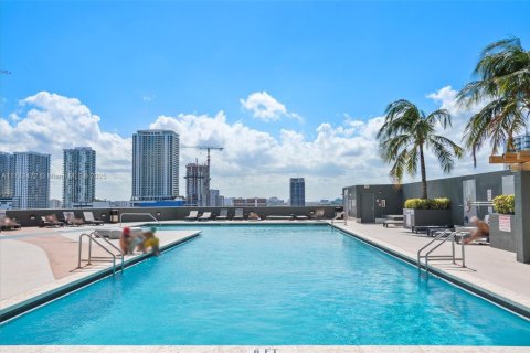 Condo in Miami, Florida, 1 bedroom  № 2022309 - photo 21