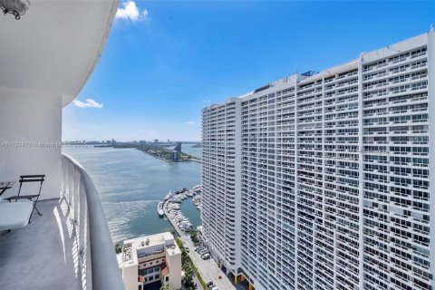 Condo in Miami, Florida, 1 bedroom  № 2022309 - photo 5
