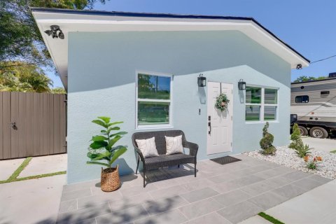 House in Vero Beach, Florida 3 bedrooms, 136.19 sq.m. № 2099918 - photo 18