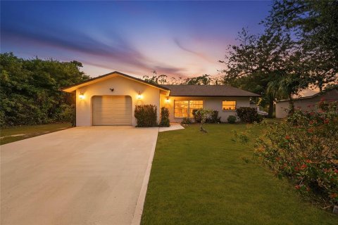Casa en Port Charlotte, Florida 3 dormitorios, 151.99 m2 № 2214893