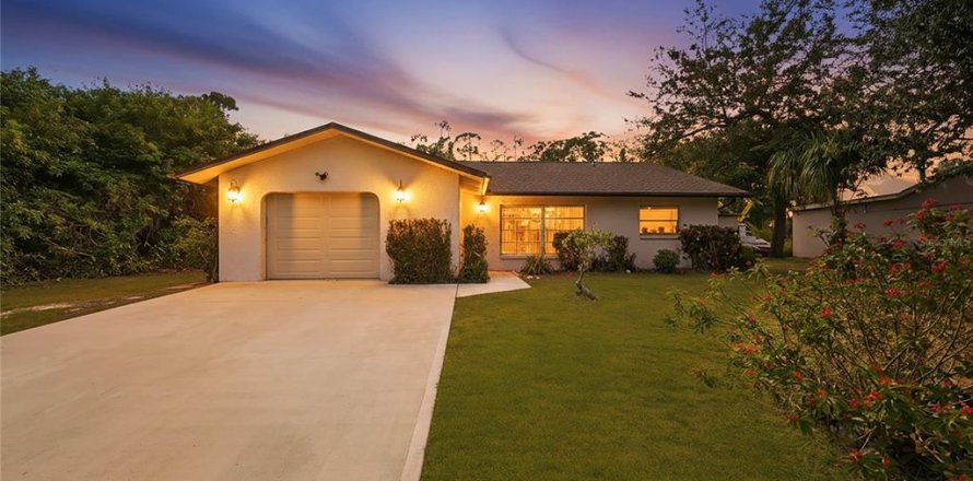 Villa ou maison à Port Charlotte, Floride 3 chambres, 151.99 m2 № 2214893