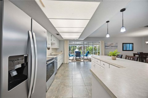 Villa ou maison à vendre à Port Charlotte, Floride: 3 chambres, 151.99 m2 № 2214893 - photo 12